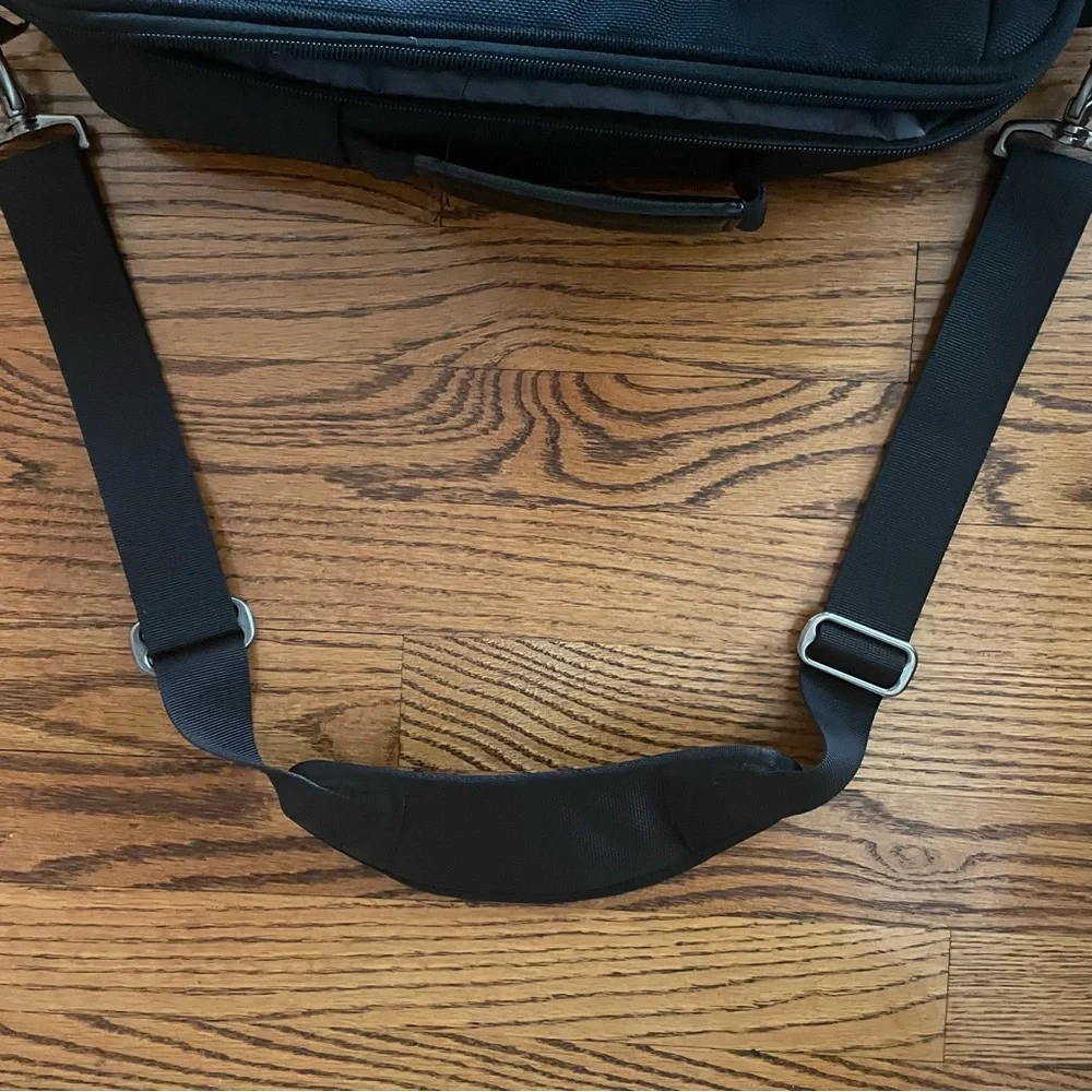 EUC Codi laptop bag